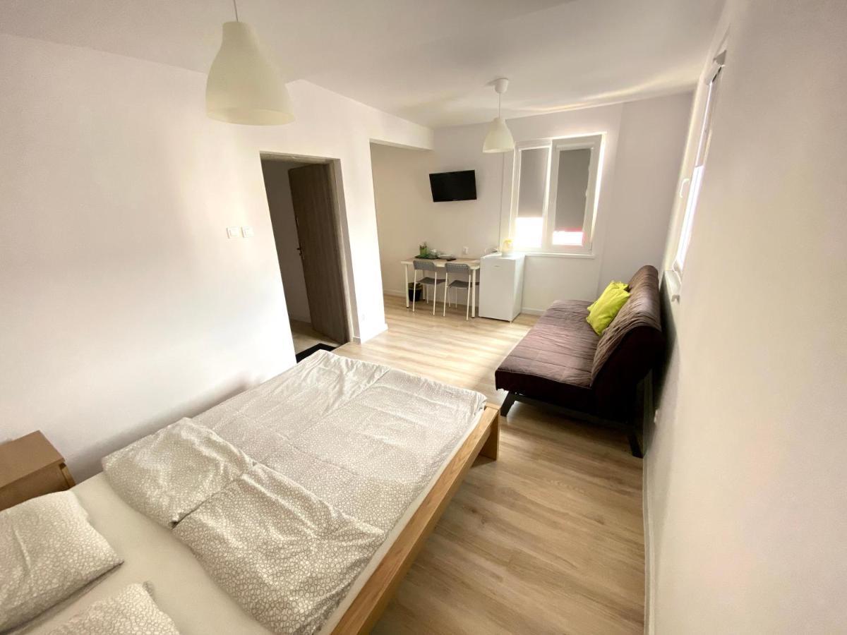 Apartmán Zefir Pokoje Unieście Exteriér fotografie