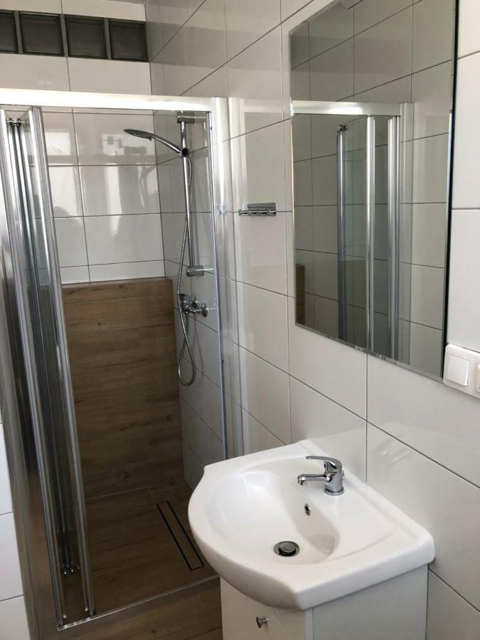 Apartmán Zefir Pokoje Unieście Exteriér fotografie